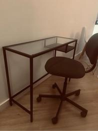 Se regala escritorio de cristal con sill