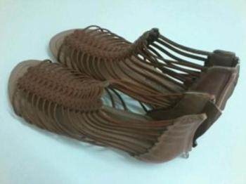 GRATIS. Sandalias BOSANOVA. Talla 38.