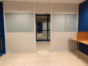 Regalo mampara separación oficinas