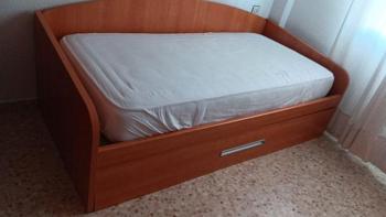 Regalo mueble con dos camas 90