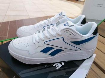 NEGOCIABLE Reebok talla 44''5