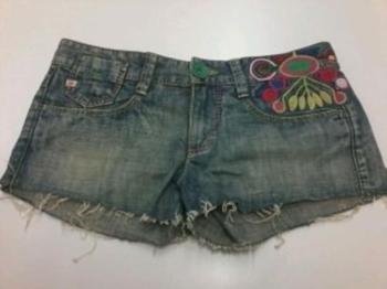 GRATIS. Shorts Miss Sixty. Talla 36.