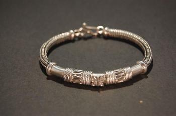 Pulsera cordón maciza con mariposa