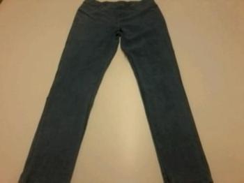 GRATIS. Jeggings azul claro. 13-14 años.