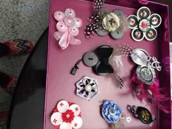 Broches artesanales variados